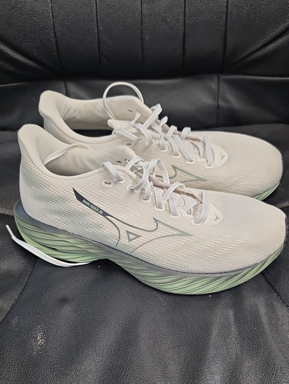 Mizuno Men's Neutral Running Shoes — Light Gray with Mint Green Midsole